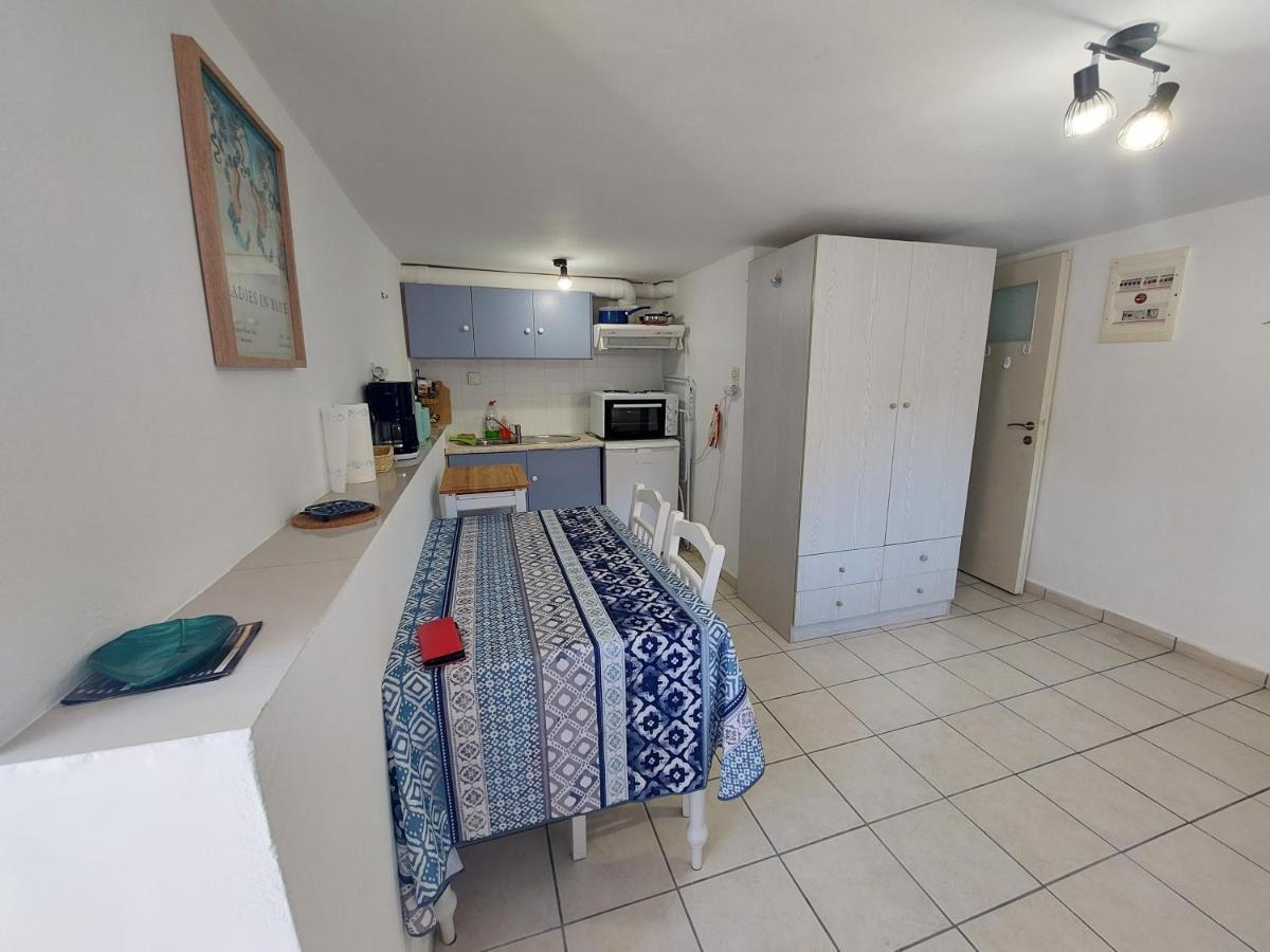 Artemis Ermoupoli Centre Appartement Pour Petit Budget Backpackers Kültér fotó