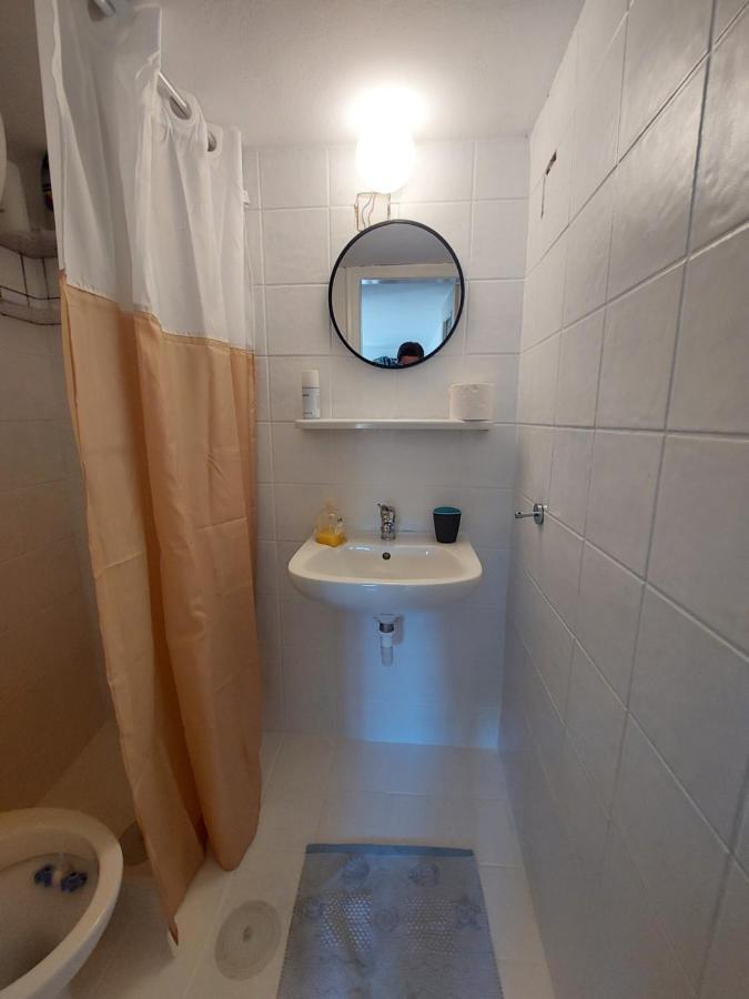 Artemis Ermoupoli Centre Appartement Pour Petit Budget Backpackers Kültér fotó